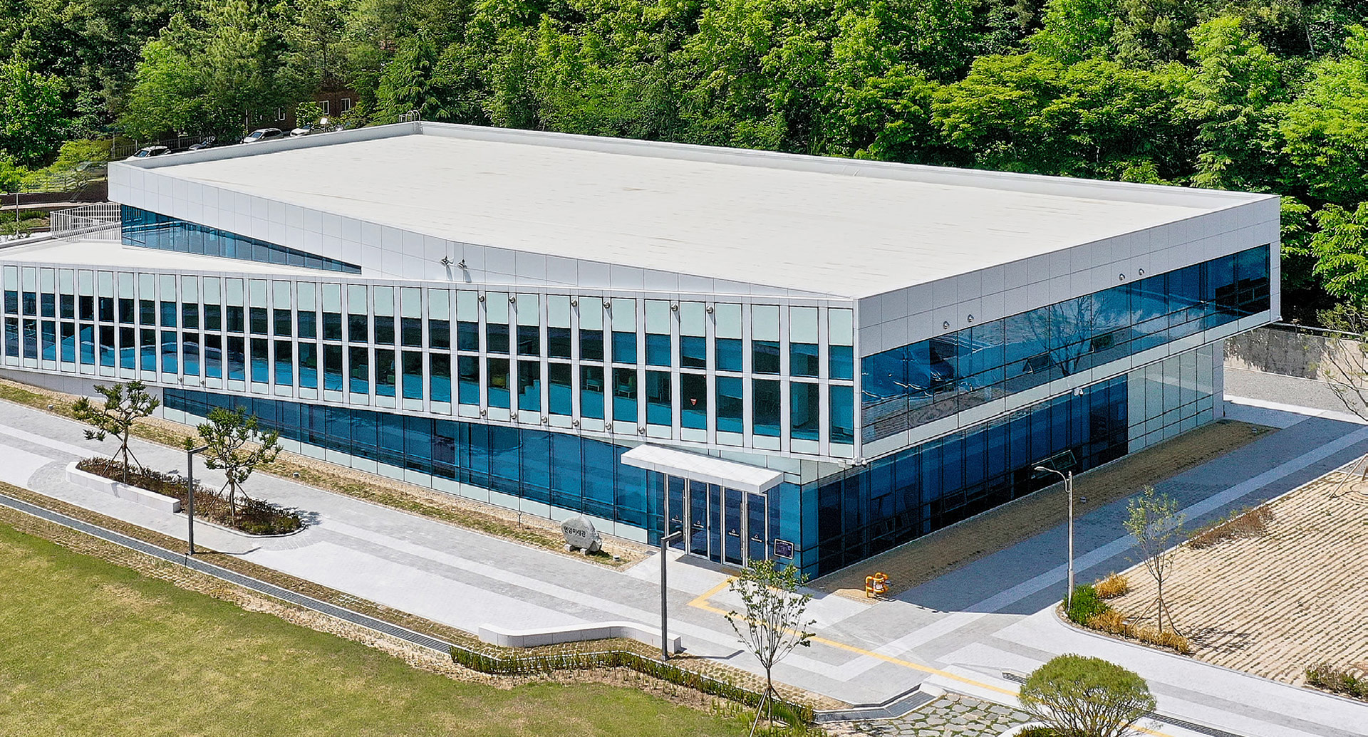 Yonam Institute of Technology